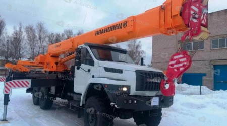 Автокран Ивановец КС-45717-2P на шасси Урал